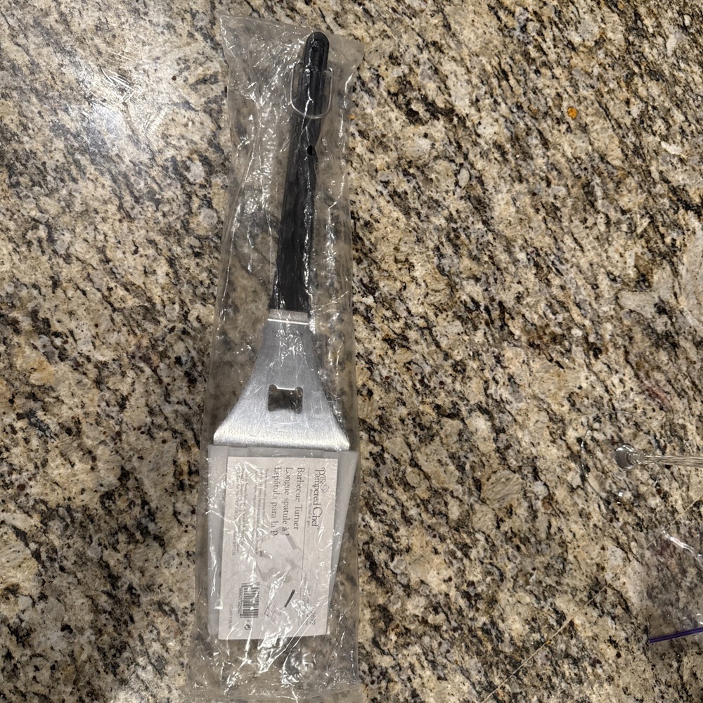 Pampered Chef Barbecue Turner Long Handled Spatula #2692 BBQ Cover NEW Old Stock